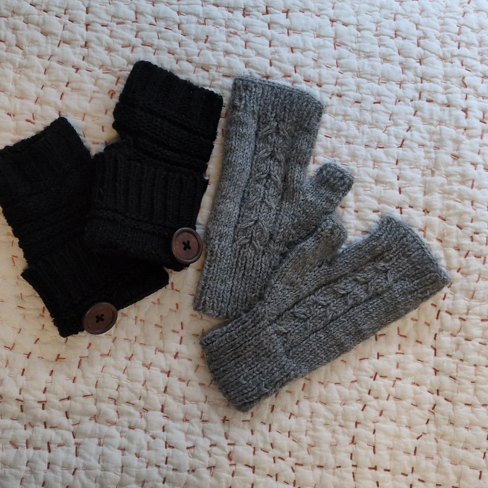 2 Pack Fingerless Gloves 🧤 - Picture 1 of 3